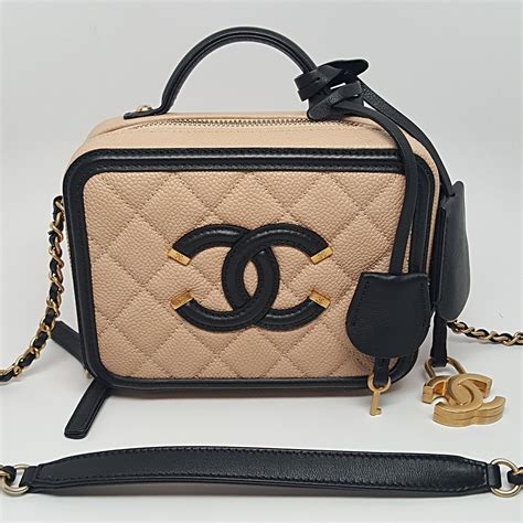 borsa chanel vanity case|chanel vanity case model.